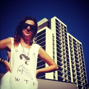 Meet your Posher, Elisha